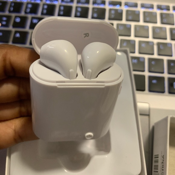 Wireless Earbuds Bluetooth Headphones in-Ear - Picture 2 of 4